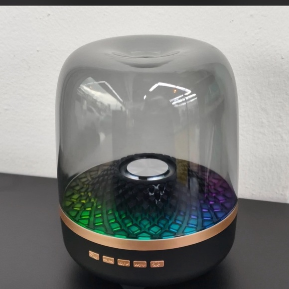 Glass5 Wireless Speaker with Gold Accents - Picture 3 of 7